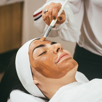 6 relaxing places to treat your mum to a facial this Mother’s Day
