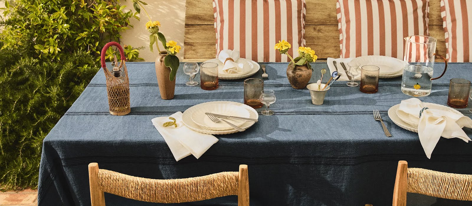 Bright table linen to elevate your summer gatherings