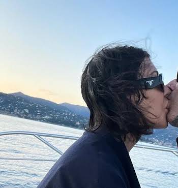 Kravis Kourtney Kardashian and Travis Barker kissing