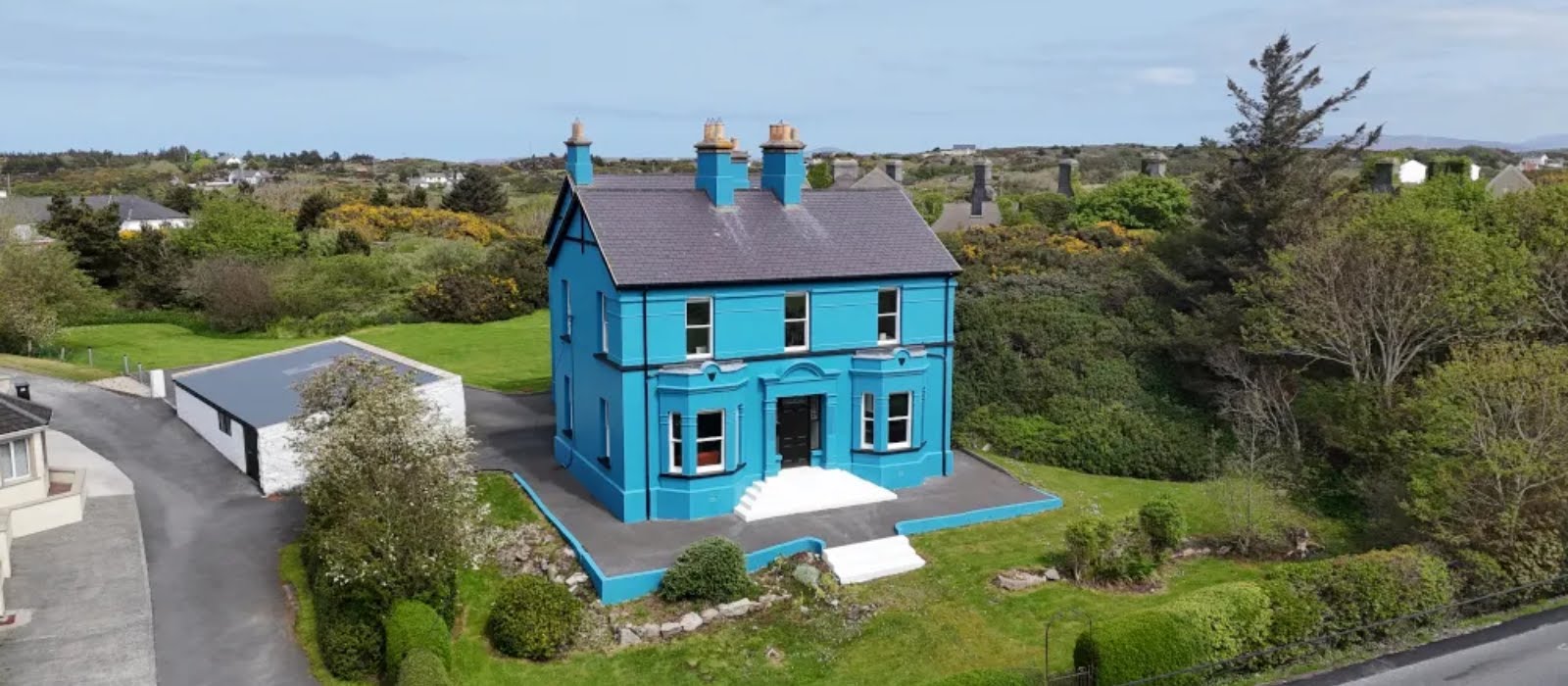 Donegal property formerly used by ‘The Screamers’ commune hits the market for €799,950