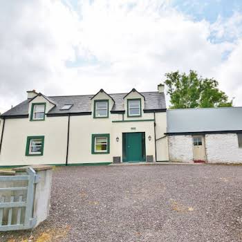 Daisy Cottage: This Kerry cottage at the foot of the Slieve Mish mountains is on the market for €300,000