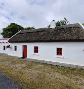 This traditional thatched cottage in in Co Mayo is on sale for €179,000