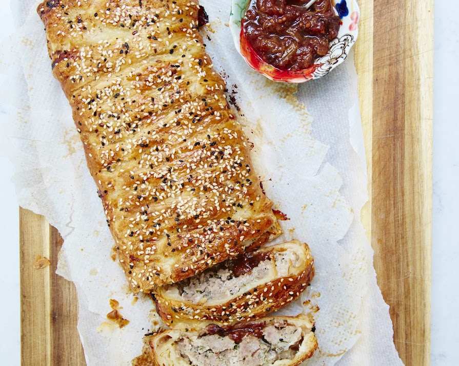 Perfect party food: massive sausage roll with chutney stripes