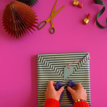 Step-by-step: Try this creative wrapping method to make your Christmas gifts look extra special