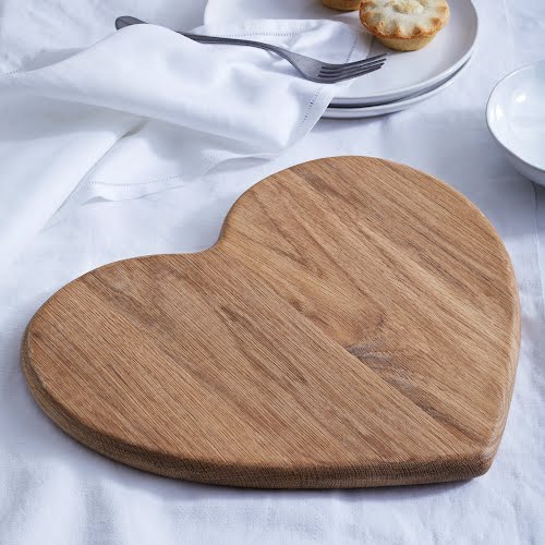 The White Company, Rustic Heart Oak Board, €52