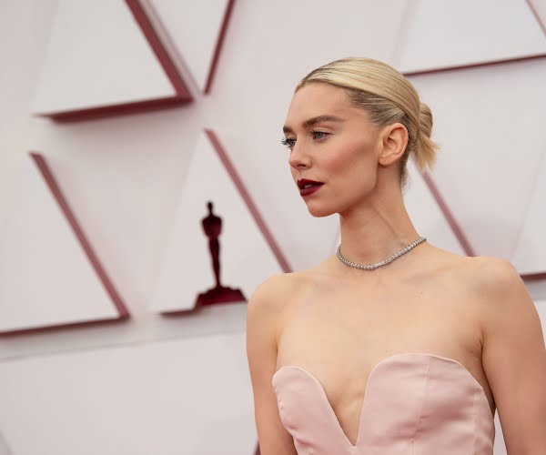 The standout beauty looks from the 2021 Oscars