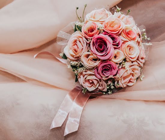 What to do with your flowers after the wedding