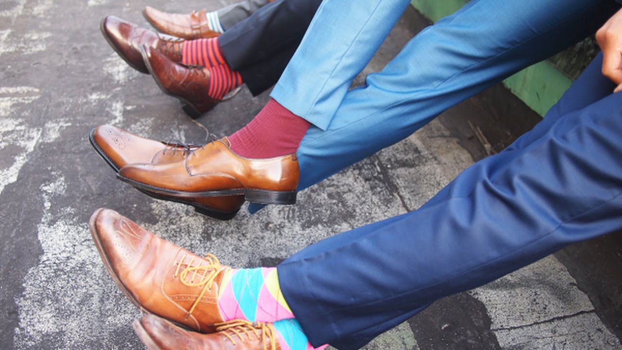 Sock Colors Well Dressed Men Wear With Blue Suits & Brown Shoes | Soxy