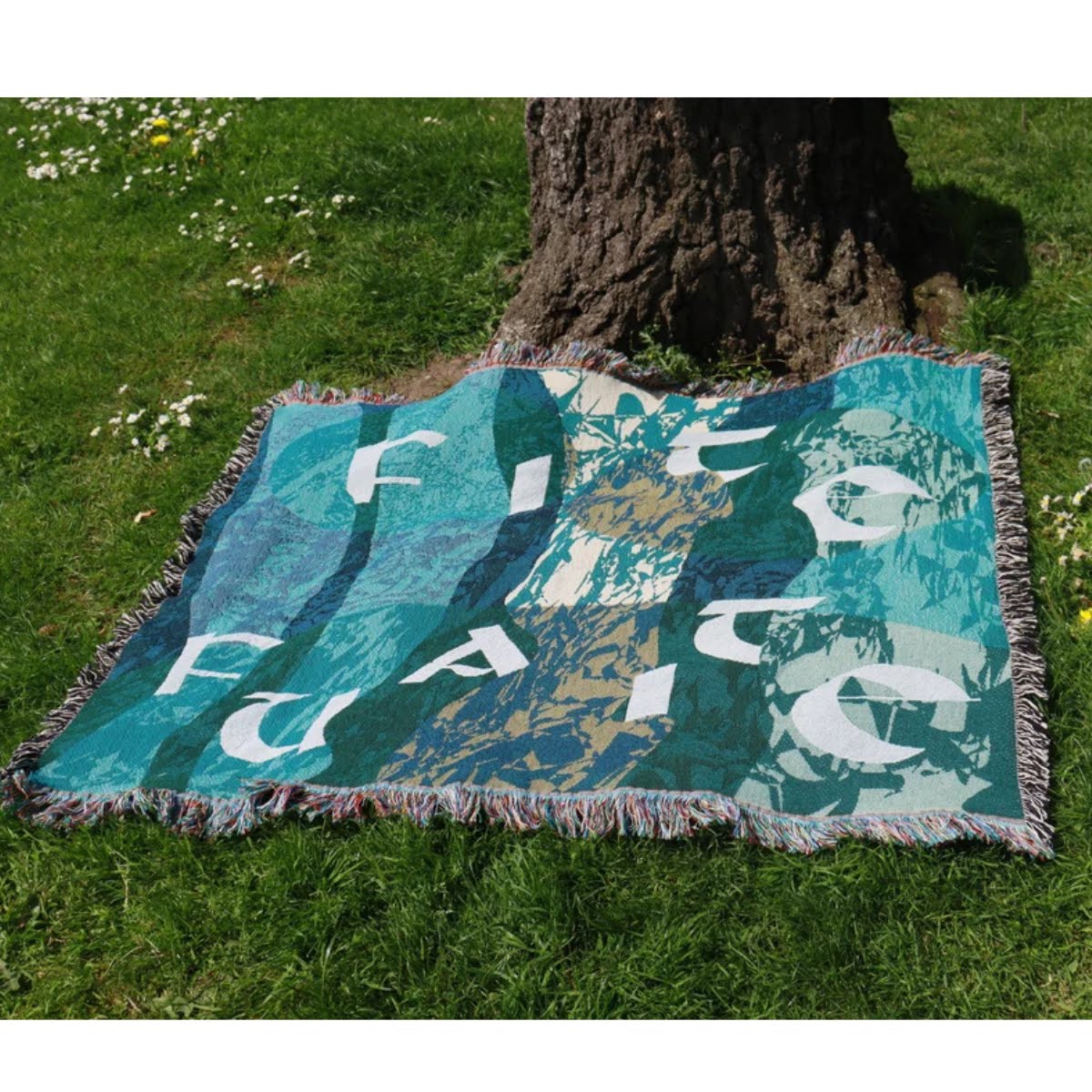 Éimear Alice ‘Fite Fuaite’ Throw/Tapestry, €250