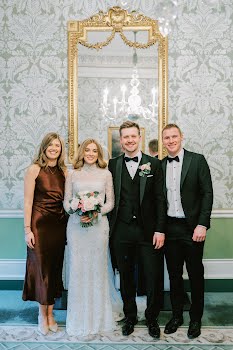 Ellie & Simon