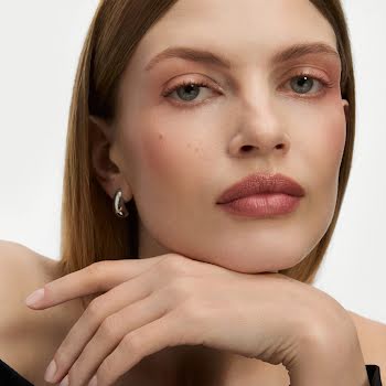 Make-up artist Val Garland shares three simple looks that will become your new go-tos