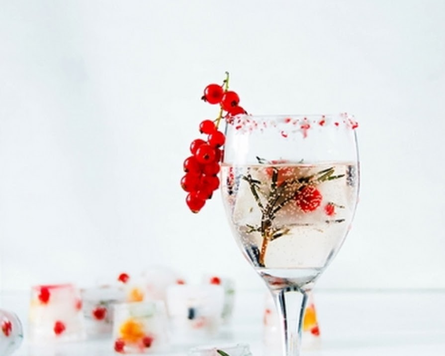 Cocktail Ideas & Tips For Throwing The Merriest Christmas Party
