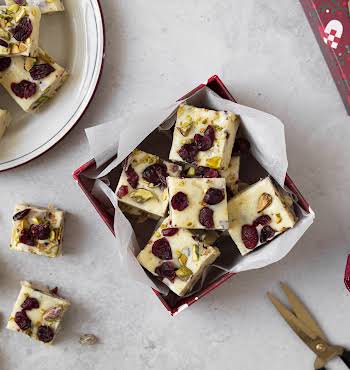 Christmas Cranberry and Pistachio Fudge