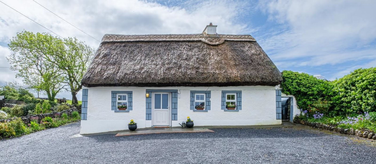 This deceptively spacious thatched cottage in Co Galway is on the market for €480,000