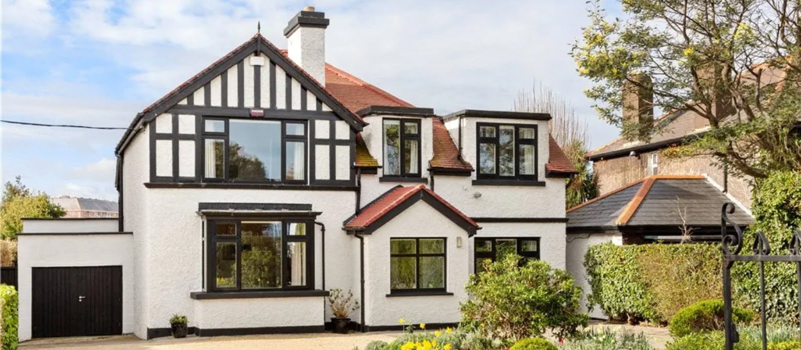 This seaside home in Sandymount is on the market for €2.5 million