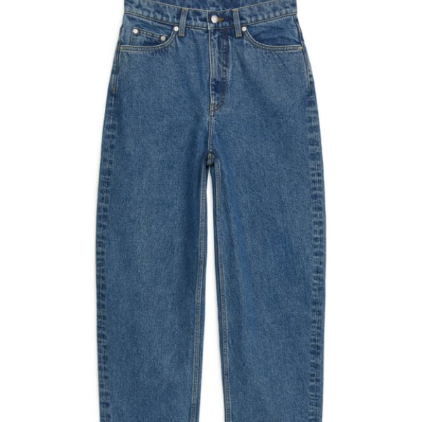Loose cropped barrel leg jeans, €69, Arket