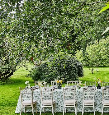 back garden wedding