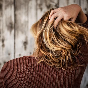 Are you caring for your scalp properly? Tips to help you avoid it feeling dry and itchy