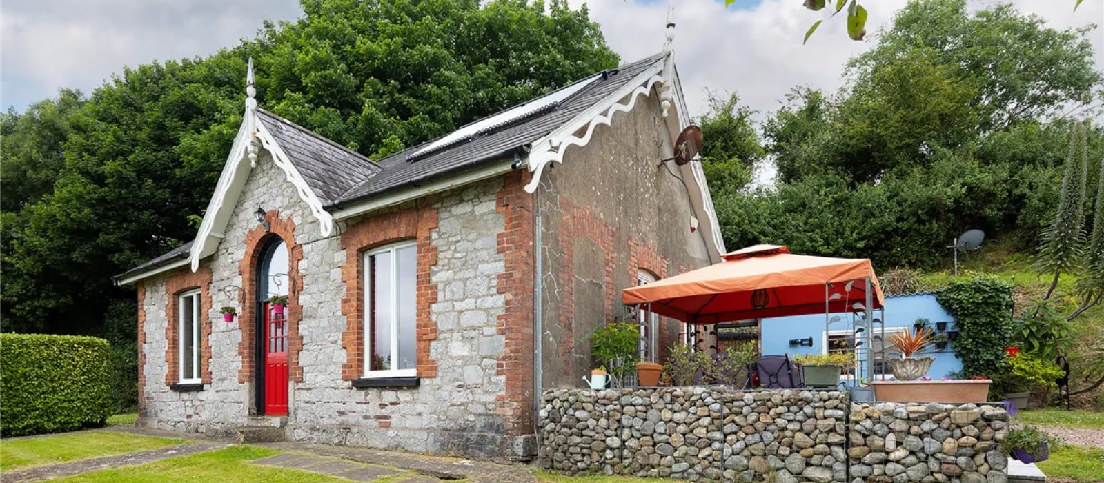 Take a tour of this Cobh cottage currently on sale for €450,000