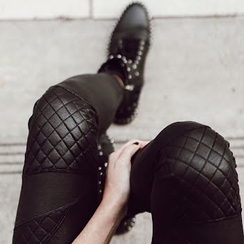 An utterly honest review of the Spanx faux-leather leggings that everyone’s wearing