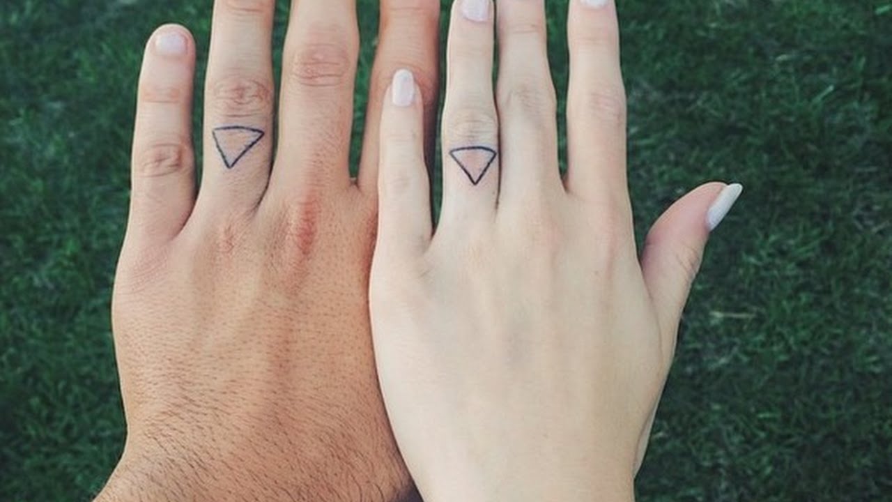 20 Cool Wedding Date Tattoos To Get Inspired - Weddingomania | Ring finger  tattoos, Wedding date tattoos, Couple ring finger tattoos