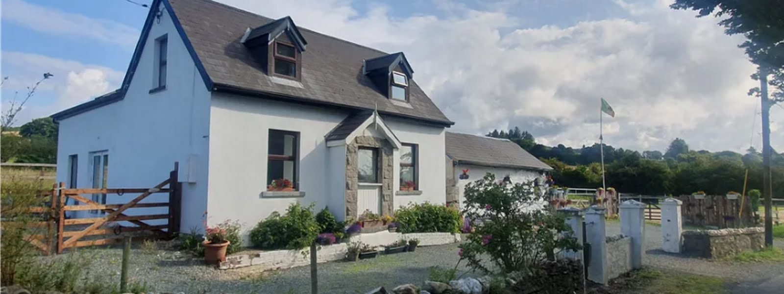 This Wicklow four-bed (complete with an equestrian smallholding) is on the market for €375,000