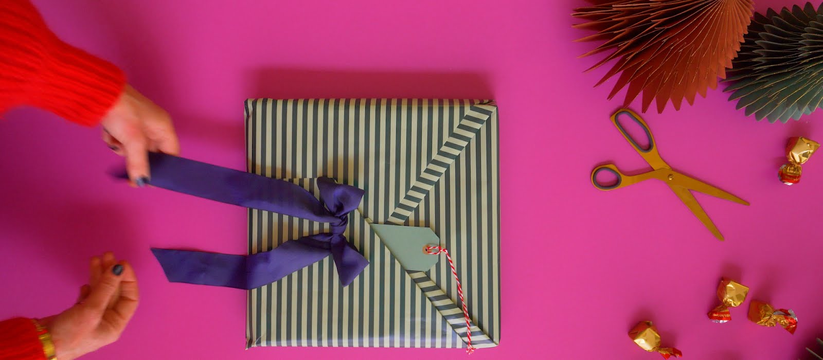 Step-by-step: Try this creative wrapping method to make your Christmas gifts look extra special