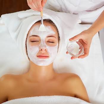 Your mum deserves to be spoiled, treat her to an at-home spa this Mother’s Day