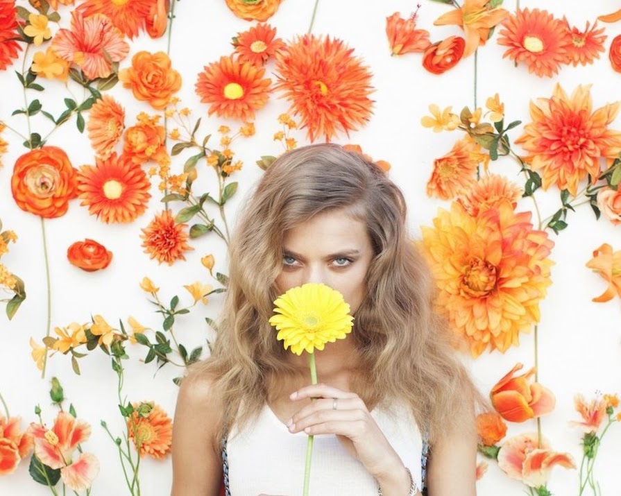 18 floral backdrops (be inspired by our cover)