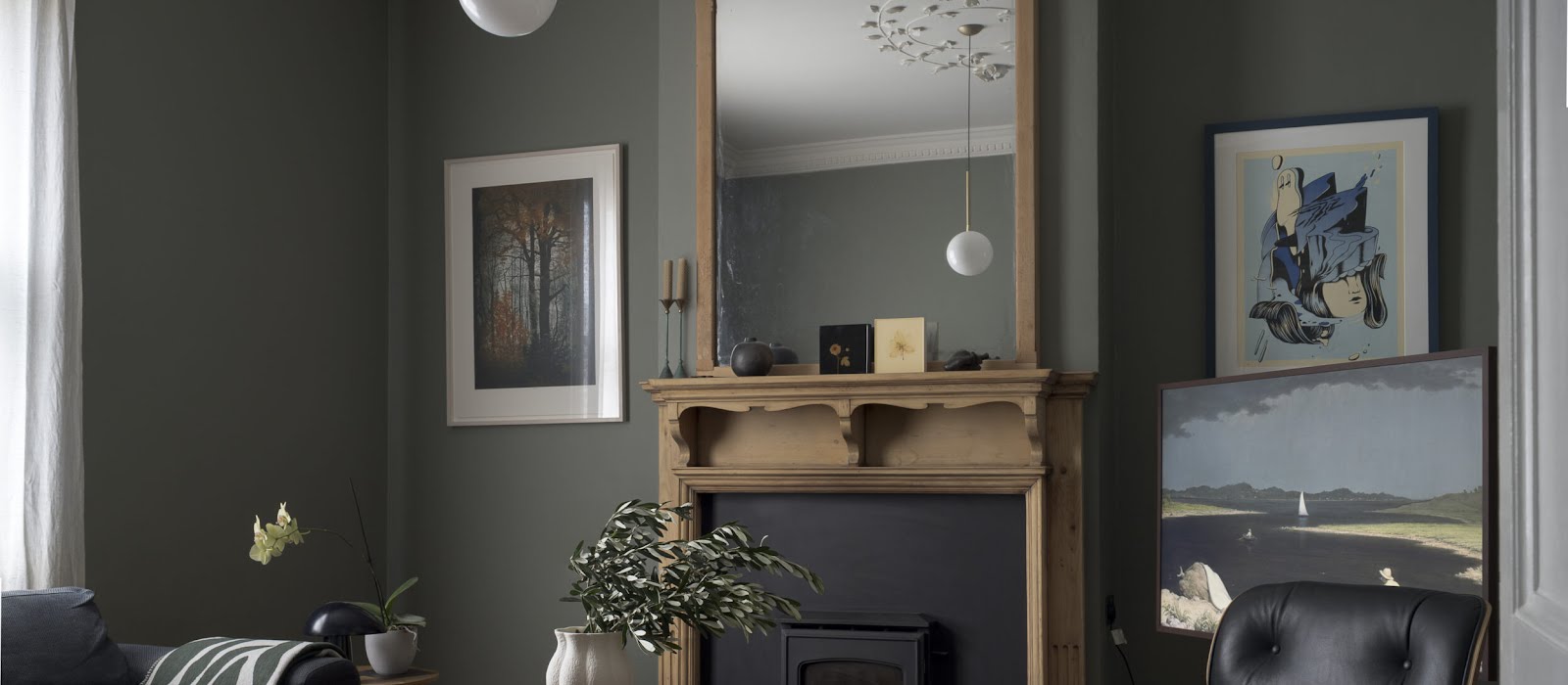 A beautiful plaster ceiling rose is a highlight of this restored Victorian cottage in Dublin