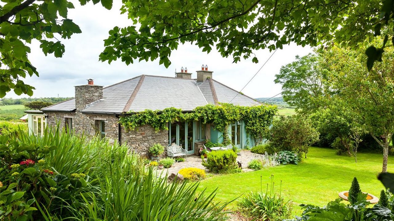 This dreamy cottage in West Cork is for sale for €349,000 IMAGE.ie