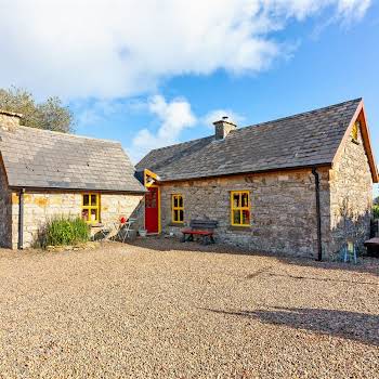 4 comfortable and quaint cottages in the West of Ireland for under €200,000