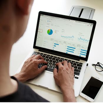 Key trends and challenges shaping the job market in 2025