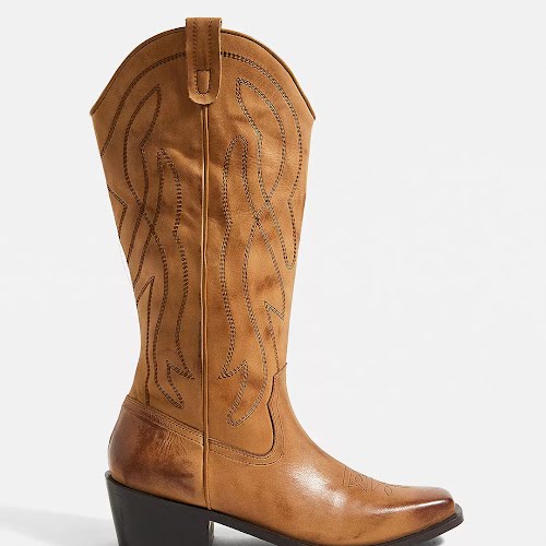 UO Cassidy Western Tan Leather Boots, €99, Urban Outfitters