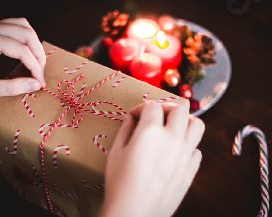 These are 5 of the best gift-wrapping hack videos on the Internet