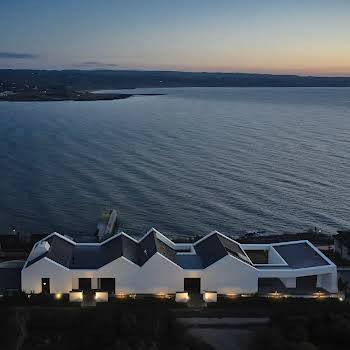 Cliff Beach House (2)