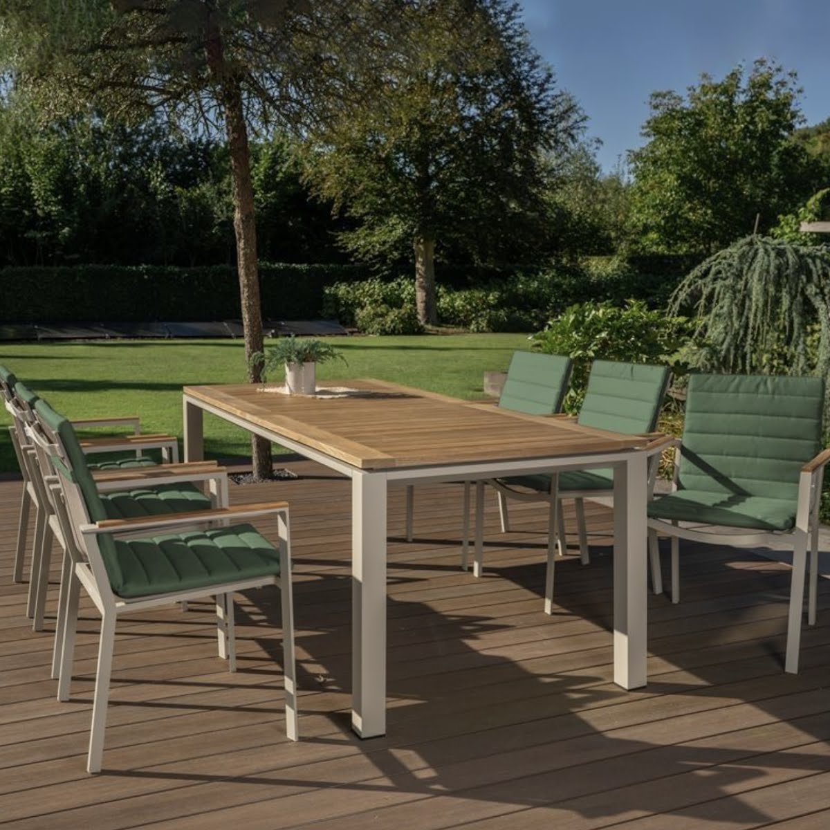 Concept 6 seat dining set, €2,799, Arboretum