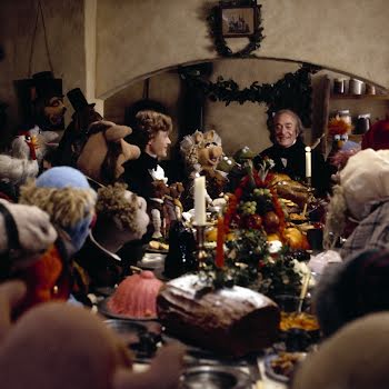 8 non-traditional Christmas movies we always watch during the festive season