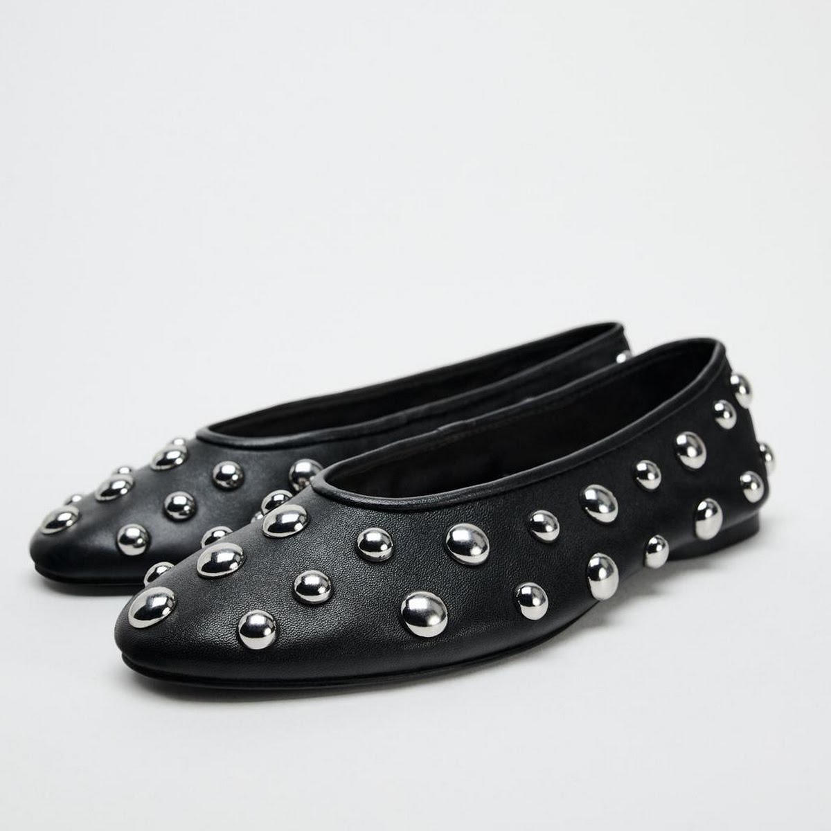 Zara Leather Ballet Flats, €59.95