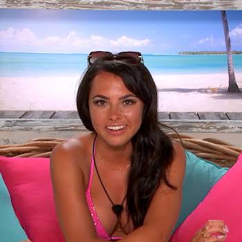This company will literally pay you to watch ‘Love Island’ in your pyjamas 