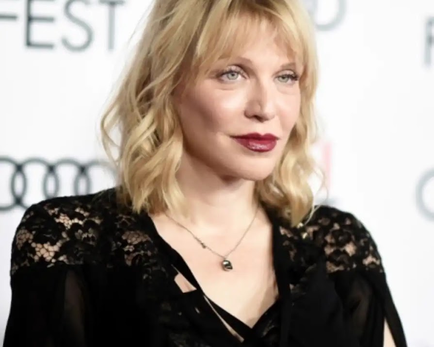Courtney Love has chimed in on the ongoing Depp v Heard trial