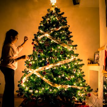Putting up the Christmas tree with kids: A parent’s survival guide