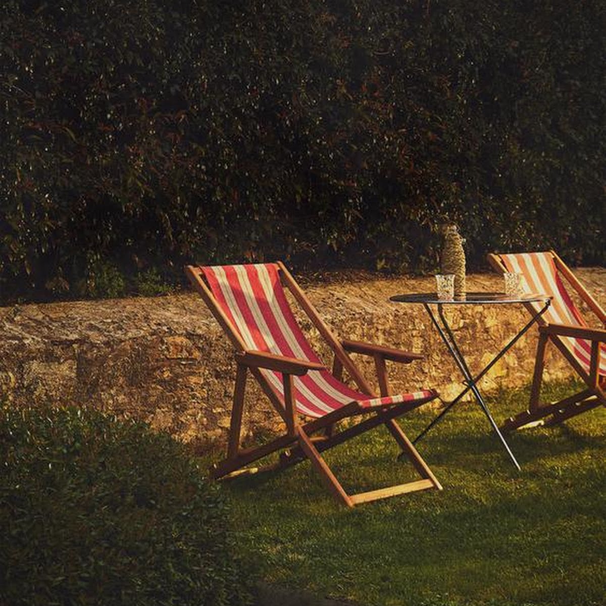 Folding lounge chair, €199, Zara Home