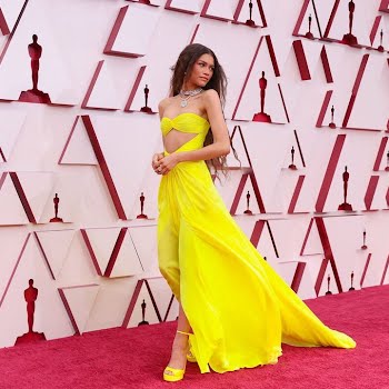 This year’s Oscars goodie bags cost $140,000 apiece and include a plot of land in Scotland