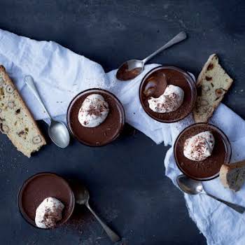 rsz_sophie_white-5313_sheridans_liqueur_choc_pots_ch18_-_biscotti_with_spoon_of_choc_removed