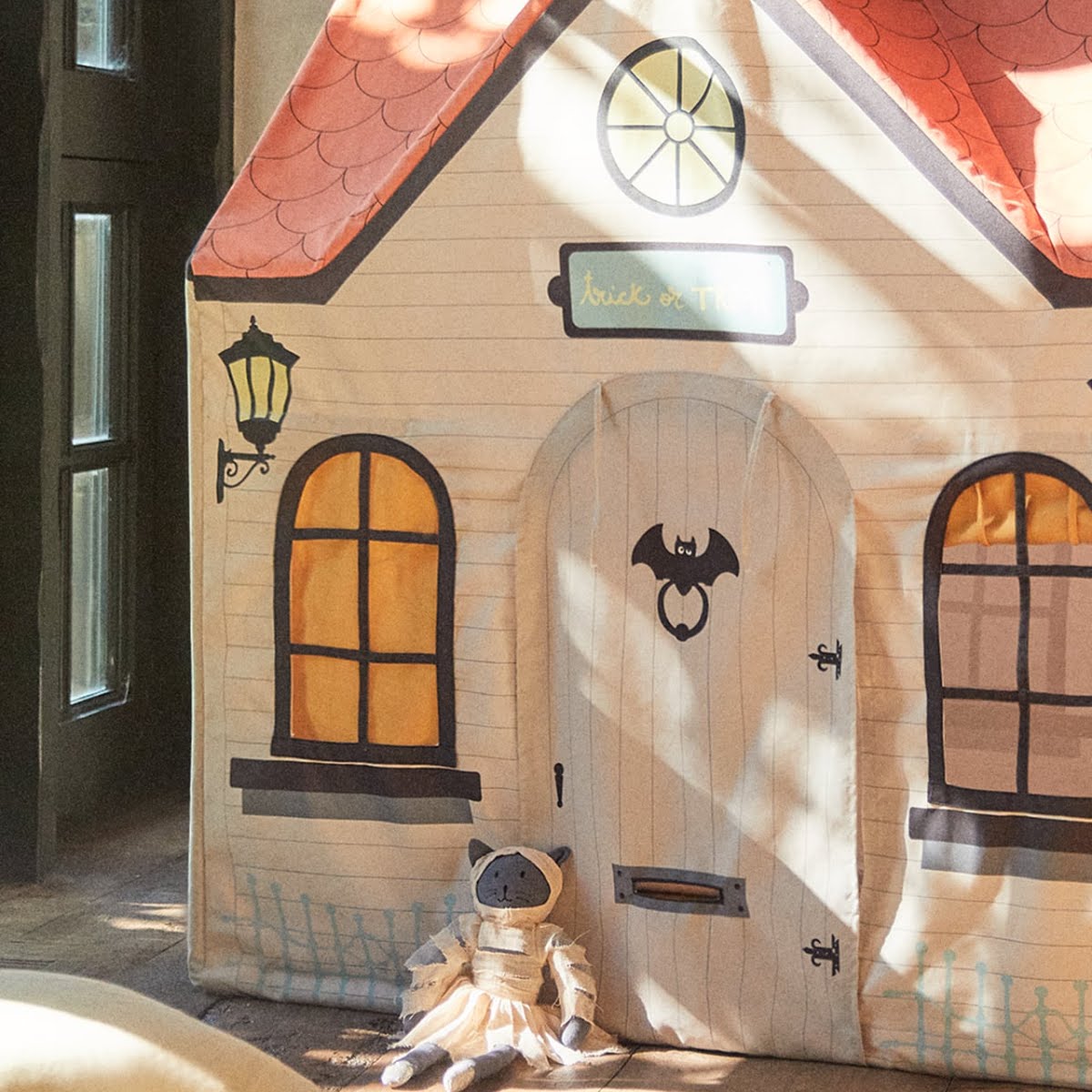 Children's Halloween Haunted House Play Frame, €119