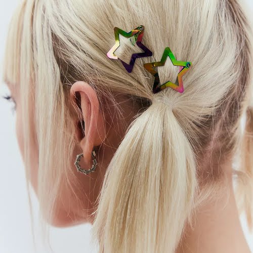 Urban Outfitters Metallic Star Snap Clips, €13