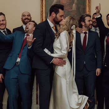 Real Weddings: Jennifer and Joshua wed at the National Gallery of Ireland