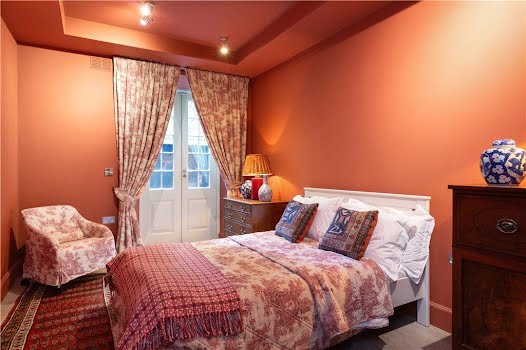 Ailesbury Road home