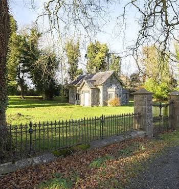 gate lodge